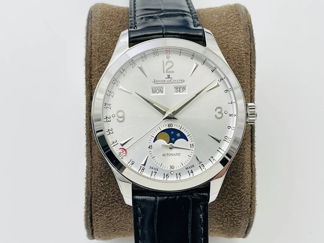 Jaeger-LeCoultre Moon Phase — photographed off the sweep