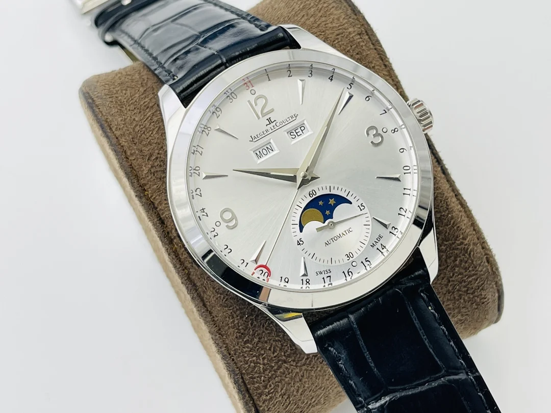 Jaeger-LeCoultre Moon Phase — photographed off the sweep