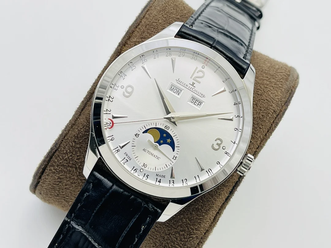 Jaeger-LeCoultre Moon Phase — photographed off the sweep