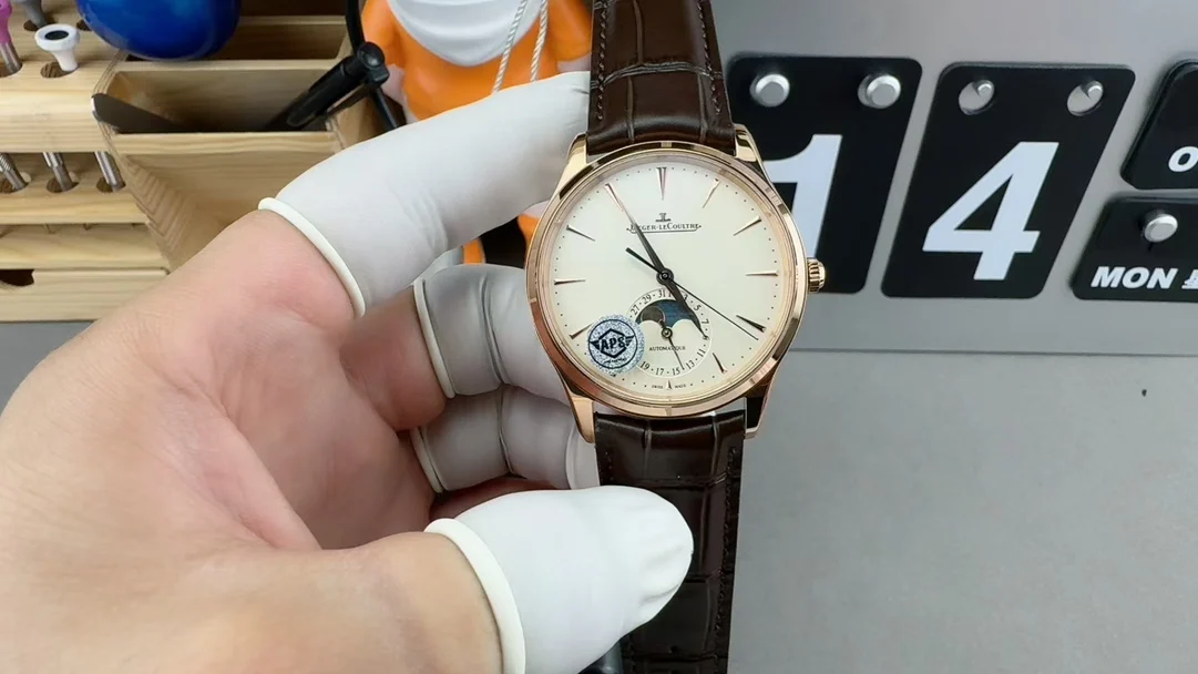 Jaeger-LeCoultre Moon Phase Rose Gold — photographed off the sweep
