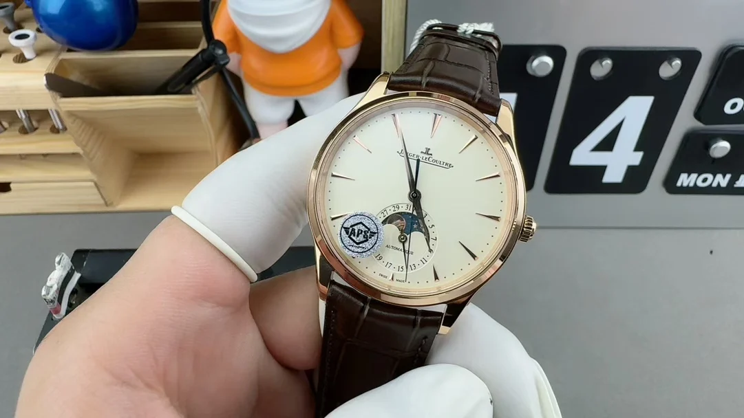 Jaeger-LeCoultre Moon Phase Rose Gold — photographed off the sweep