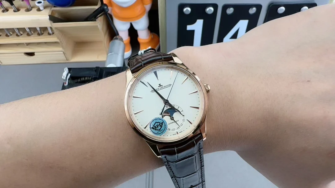 Jaeger-LeCoultre Moon Phase Rose Gold — photographed off the sweep