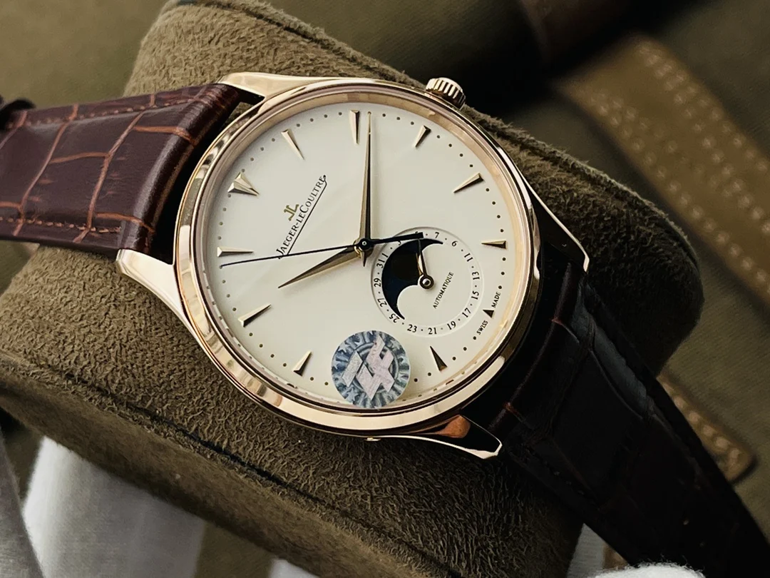 Jaeger-LeCoultre Moon Phase Rose Gold Red Dial 39mm — photographed off the sweep