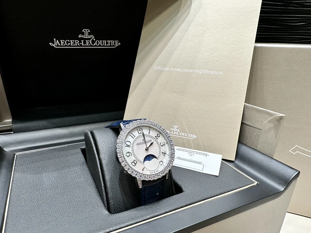 Jaeger-LeCoultre Moon Phase Steel 34mm — photographed off the sweep