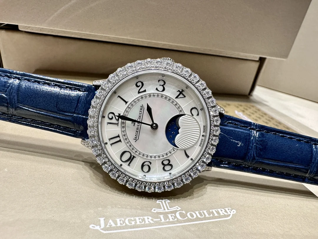 Jaeger-LeCoultre Moon Phase Steel 34mm — photographed off the sweep