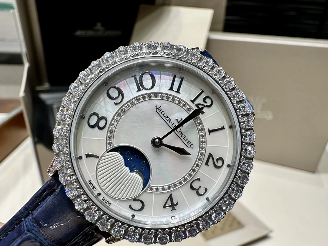 Jaeger-LeCoultre Moon Phase Steel 34mm — photographed off the sweep