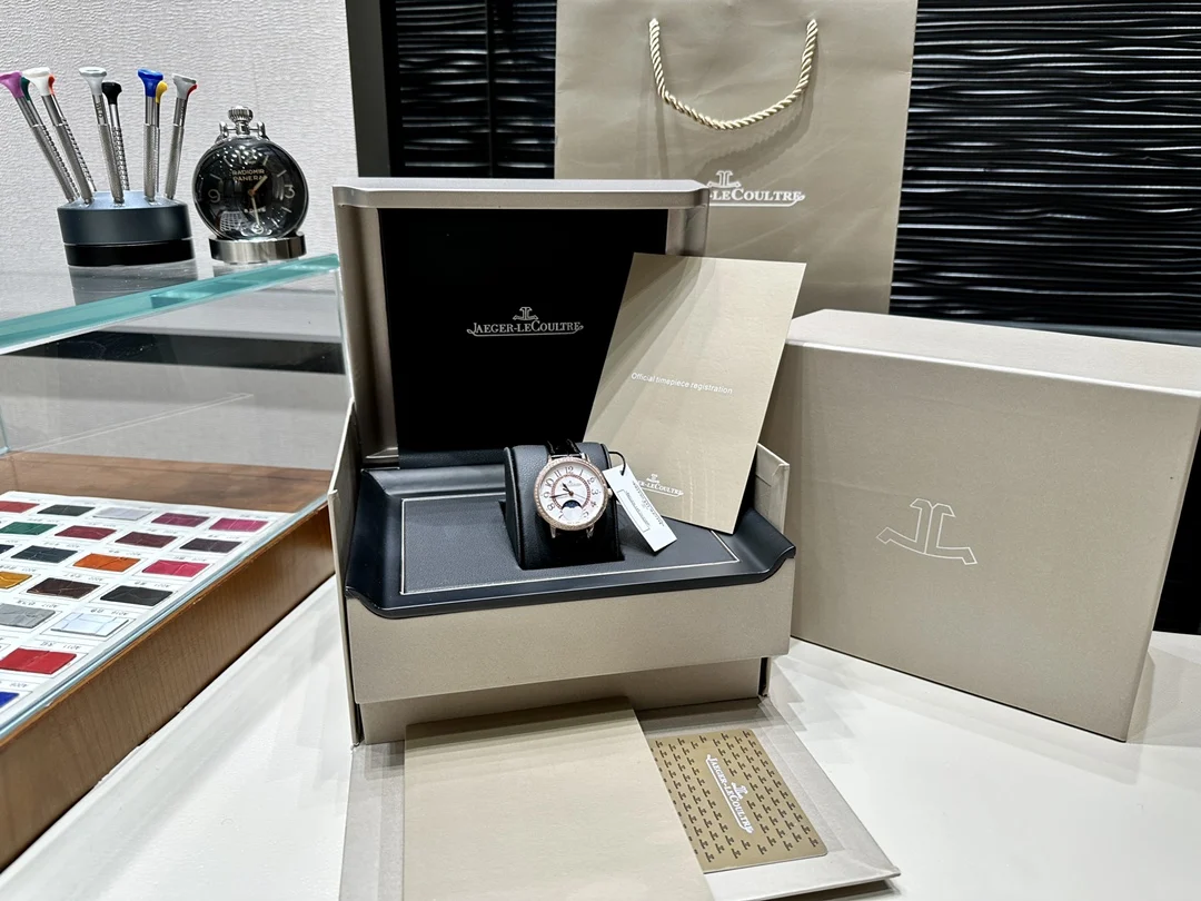 Jaeger-LeCoultre Moon Phase Steel 34mm — photographed off the sweep
