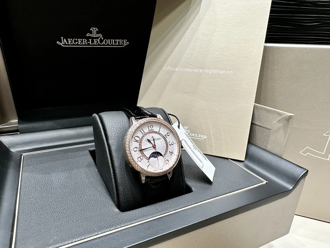 Jaeger-LeCoultre Moon Phase Steel 34mm — photographed off the sweep