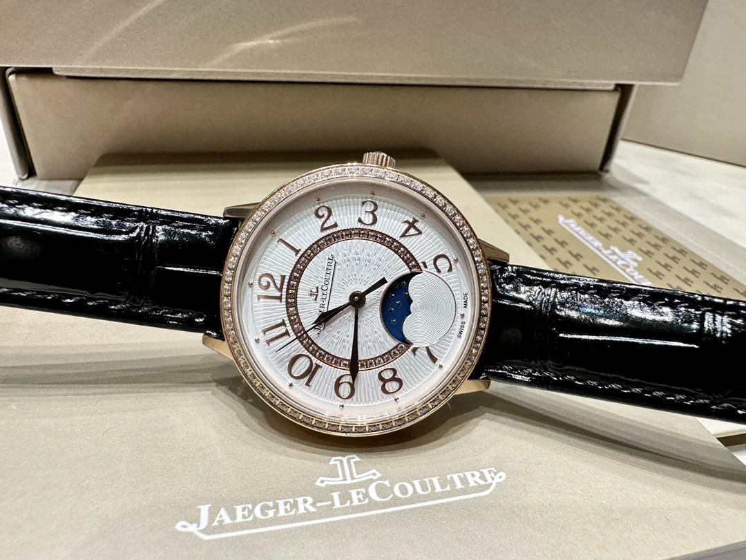 Jaeger-LeCoultre Moon Phase Steel 34mm — photographed off the sweep