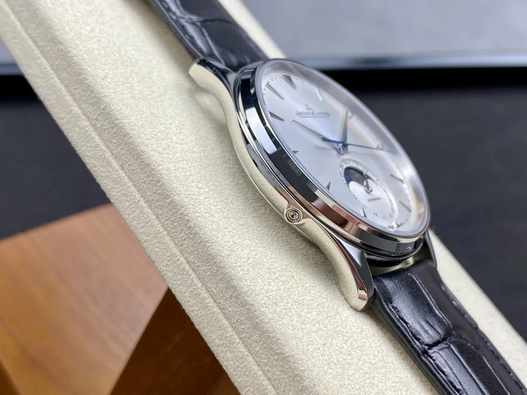 Jaeger-LeCoultre Moon Phase Steel 39mm — photographed off the sweep