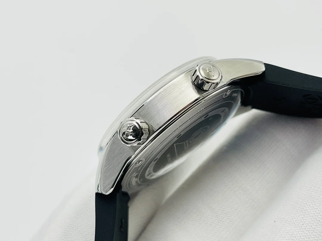 Jaeger-LeCoultre Polaris — photographed off the sweep