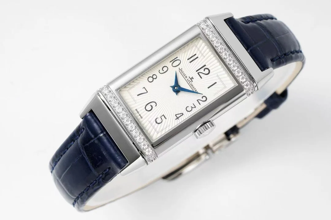 Jaeger-LeCoultre Reverso Steel Red Dial — detail