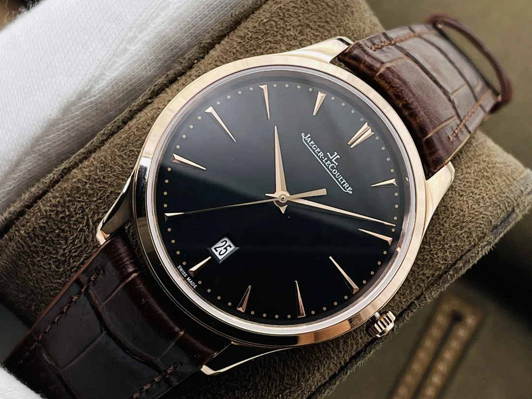Jaeger-LeCoultre Rose Gold Red Dial — photographed off the sweep