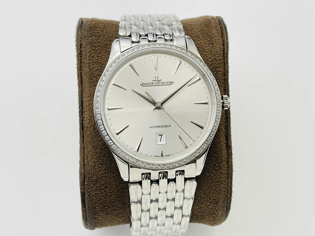 Jaeger-LeCoultre Silver Dial — photographed off the sweep