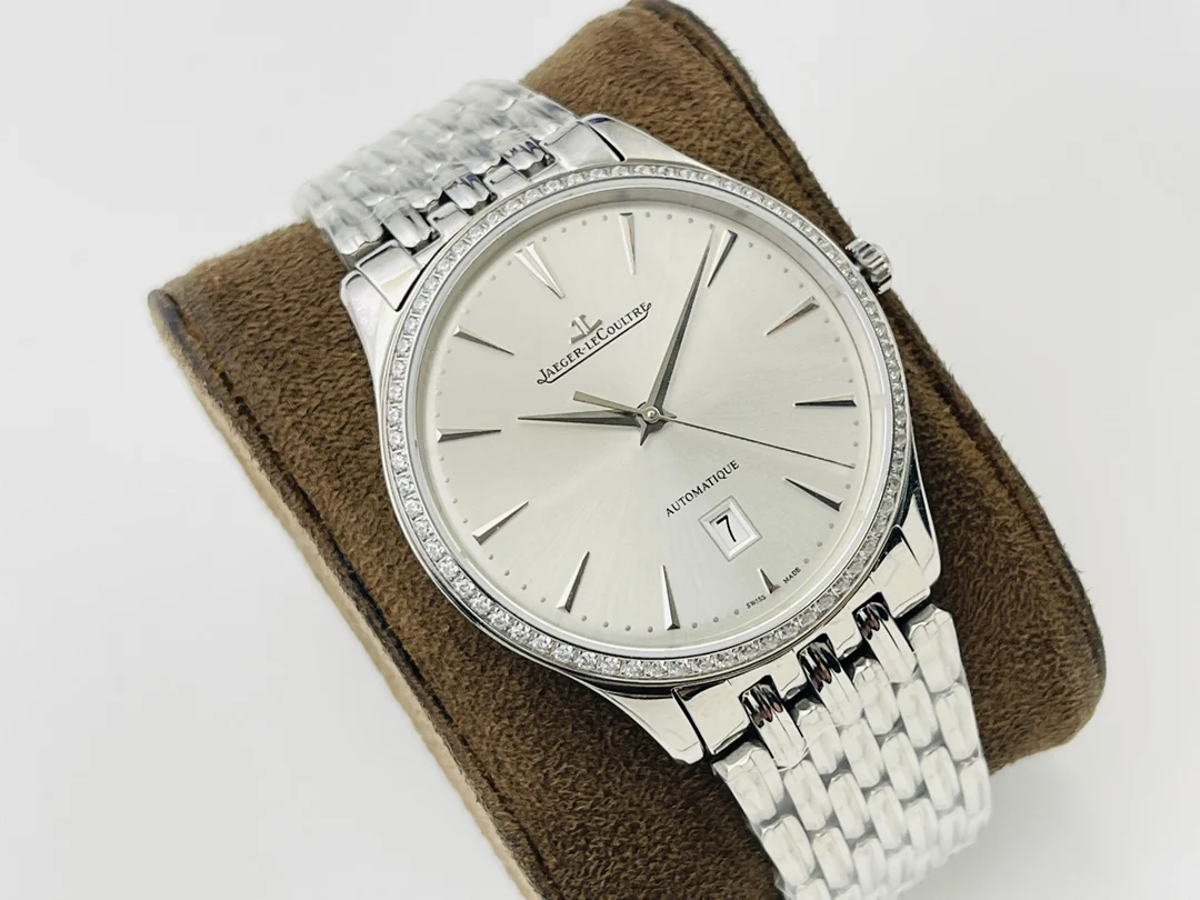 Jaeger-LeCoultre Silver Dial — photographed off the sweep