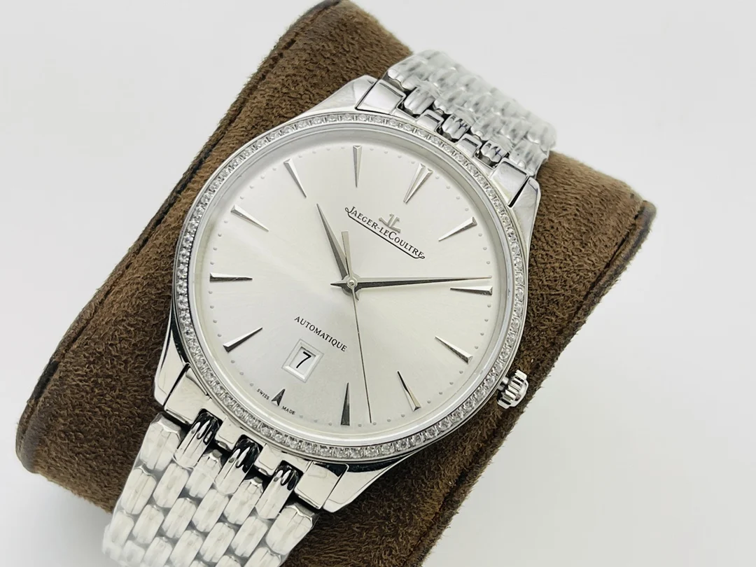 Jaeger-LeCoultre Silver Dial — photographed off the sweep