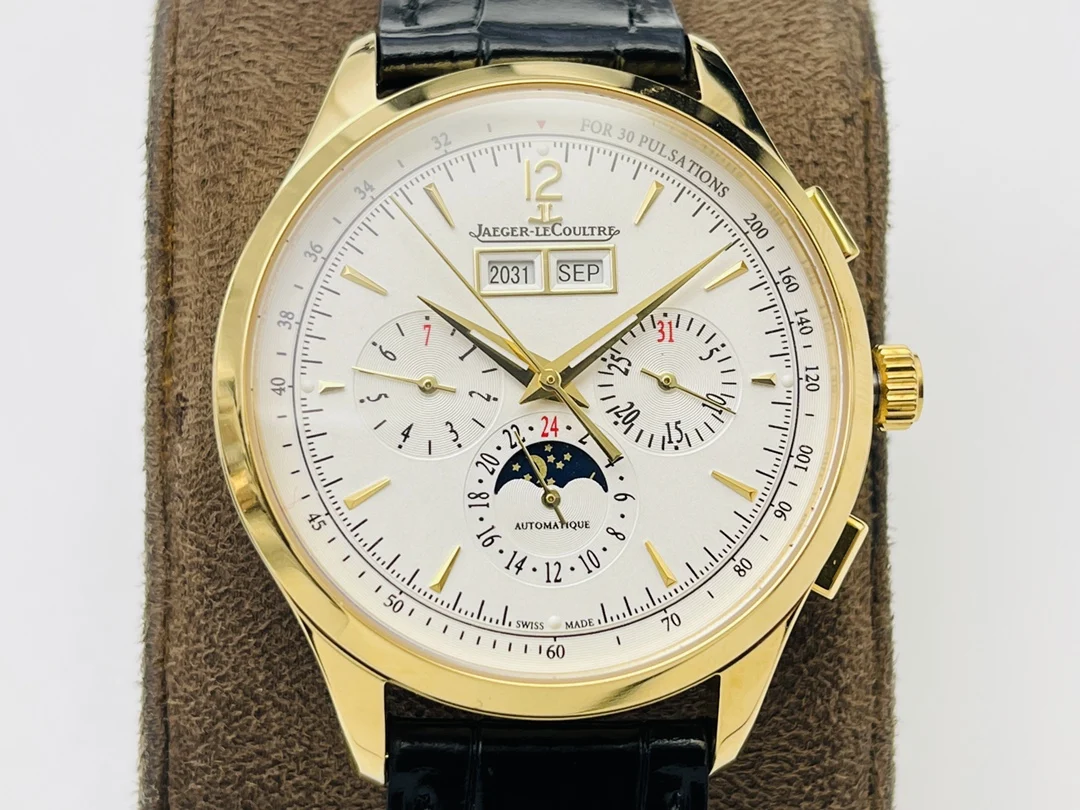 Jaeger-LeCoultre Steel 40mm — photographed off the sweep