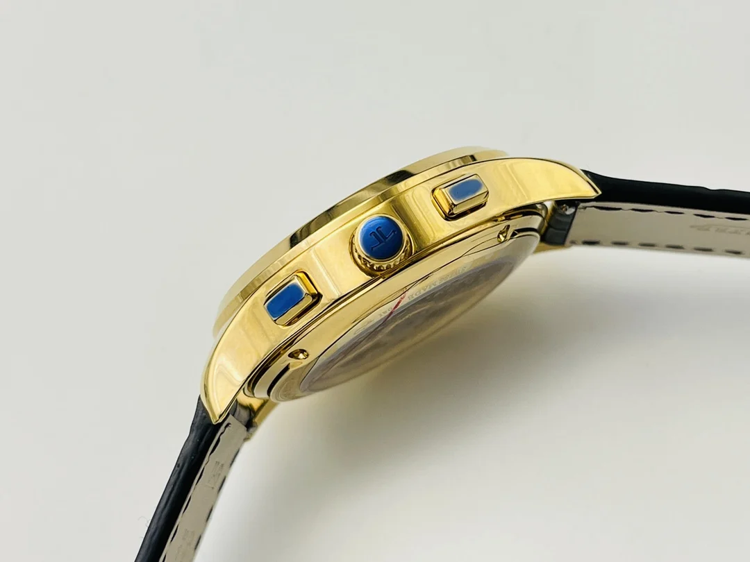 Jaeger-LeCoultre Steel 40mm — photographed off the sweep