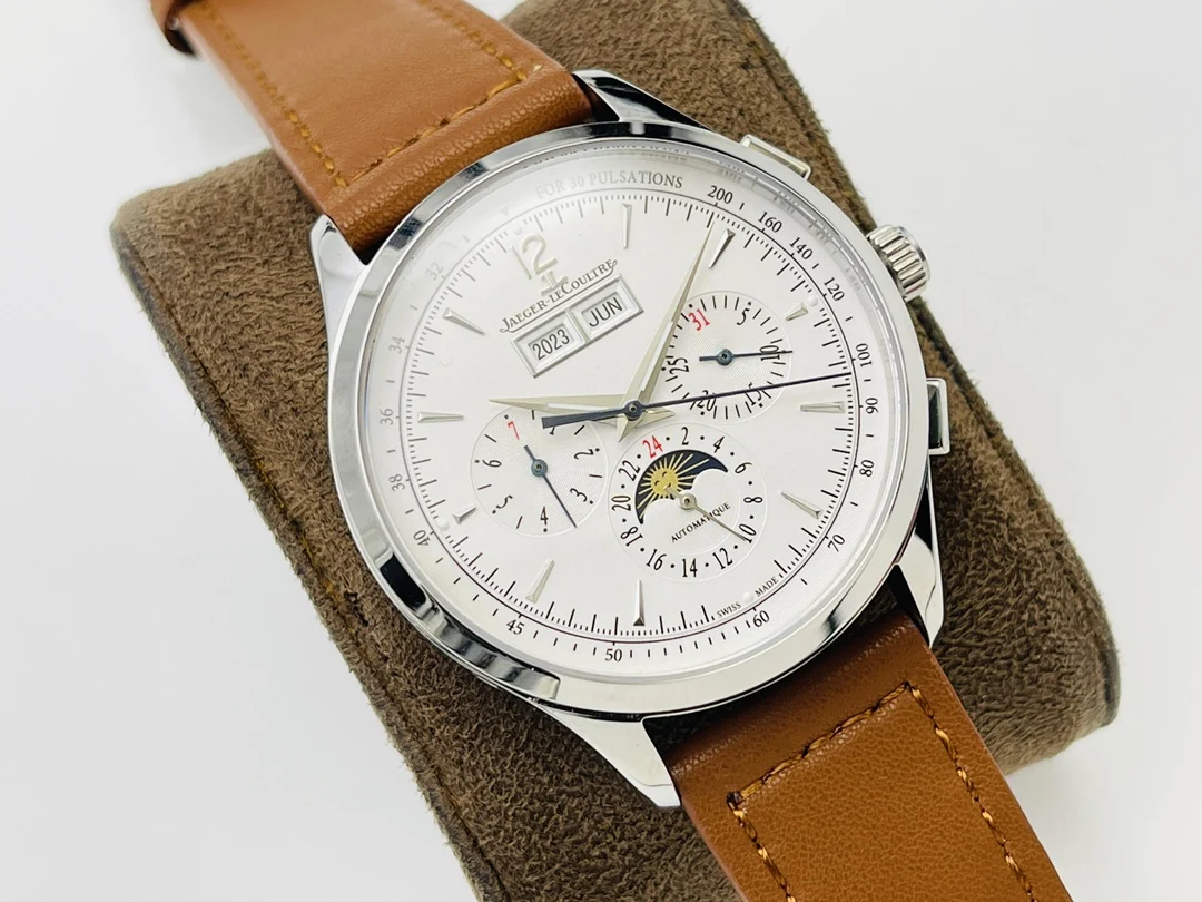 Jaeger-LeCoultre Steel 40mm — photographed off the sweep