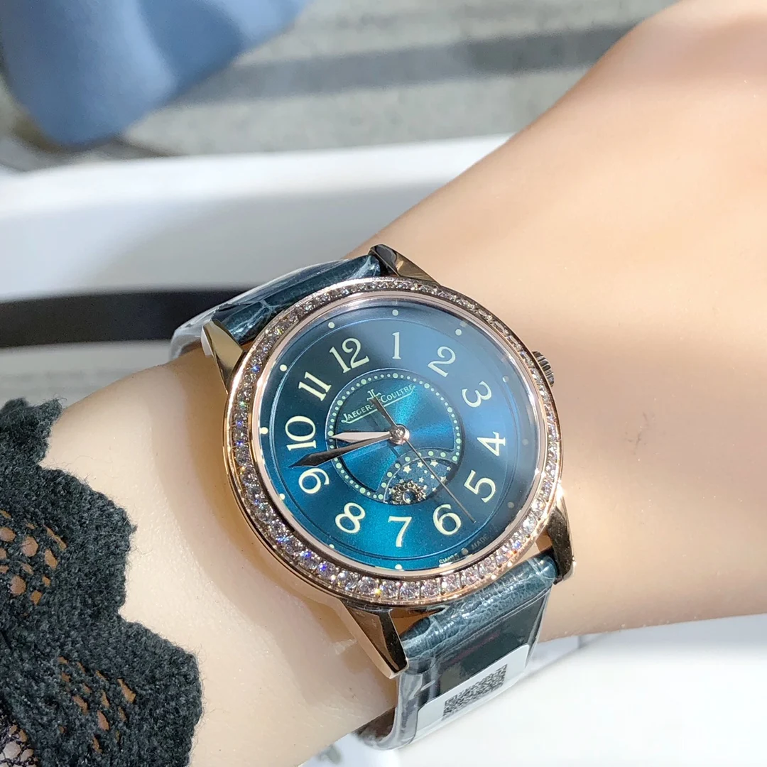 Jaeger-LeCoultre Steel Blue Dial Diamond-Set 34mm — photographed off the sweep