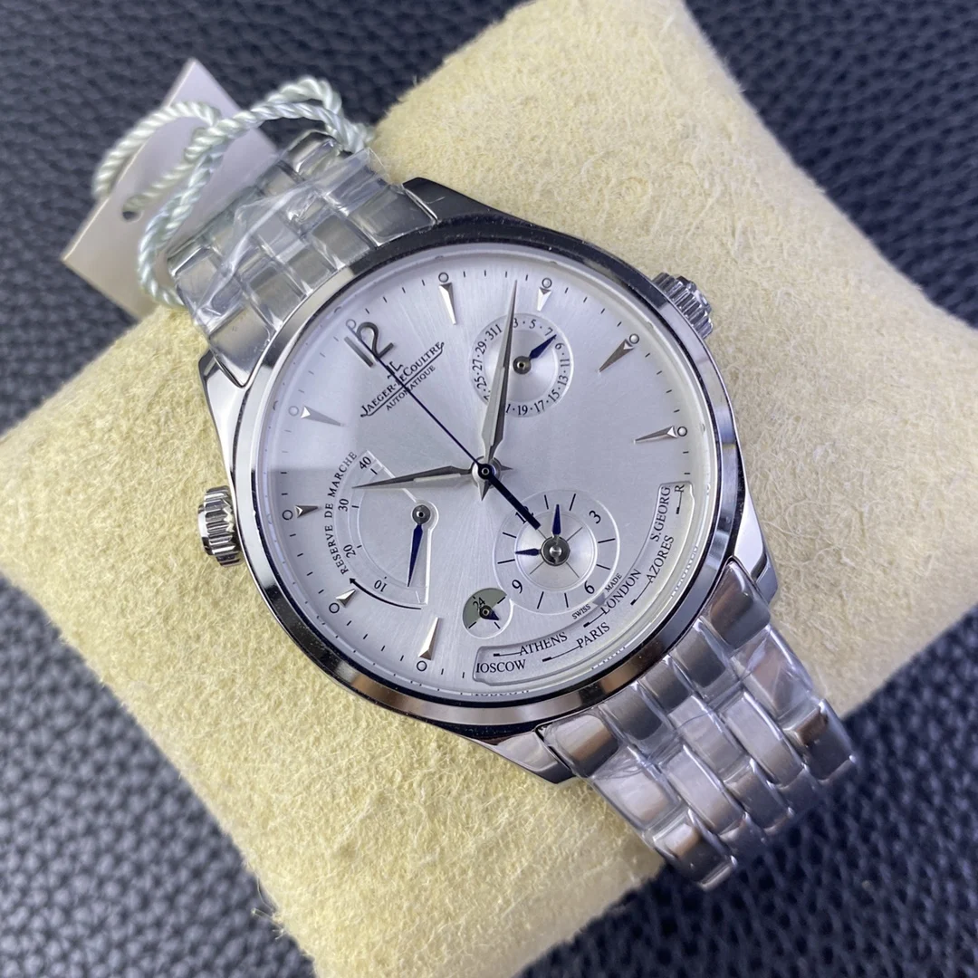 Jaeger-LeCoultre World Time Steel 39mm — photographed off the sweep
