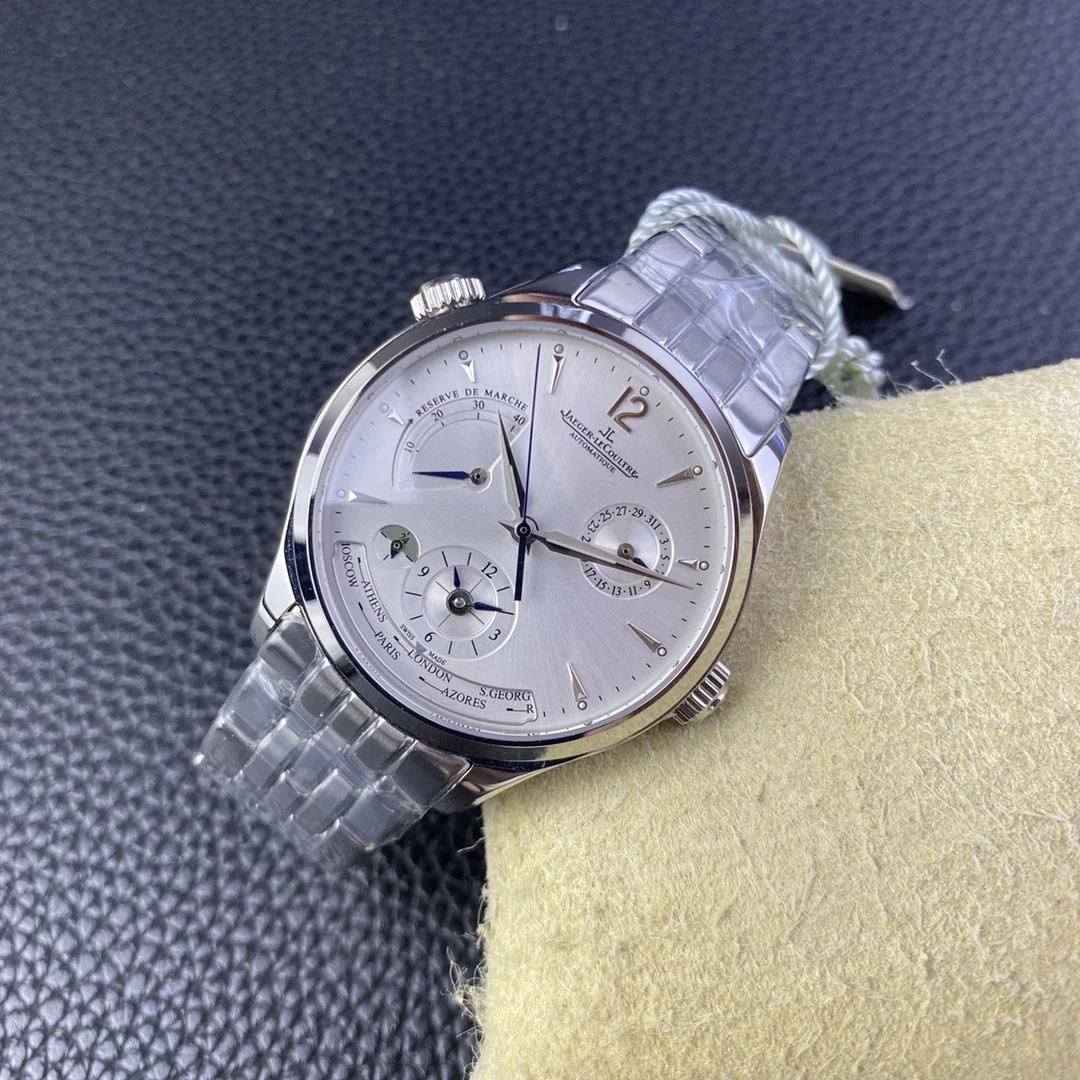 Jaeger-LeCoultre World Time Steel 39mm — photographed off the sweep