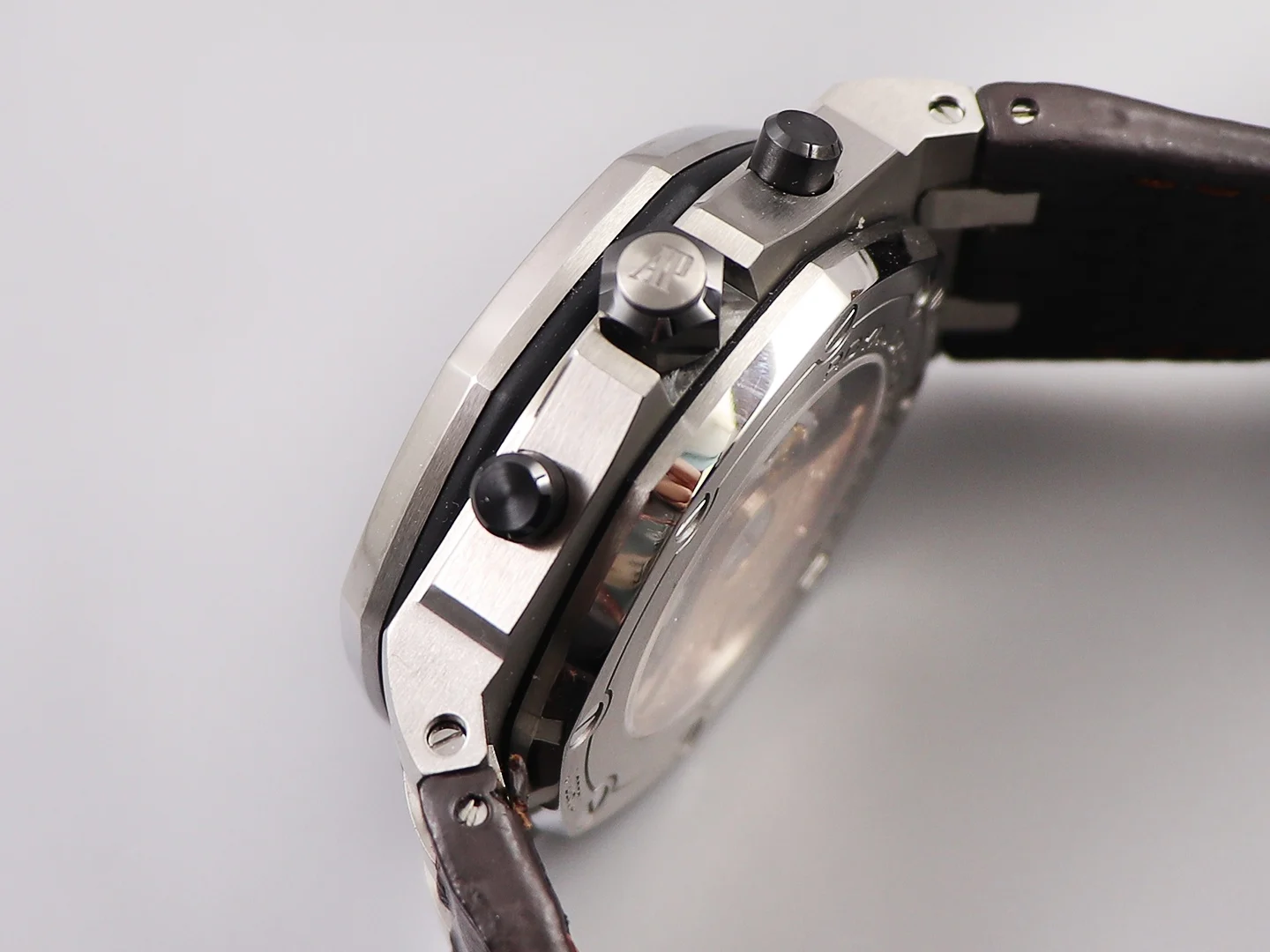 JF A "12H Chronograph Collection A Brown "Havana" 42mm — photographed off the sweep