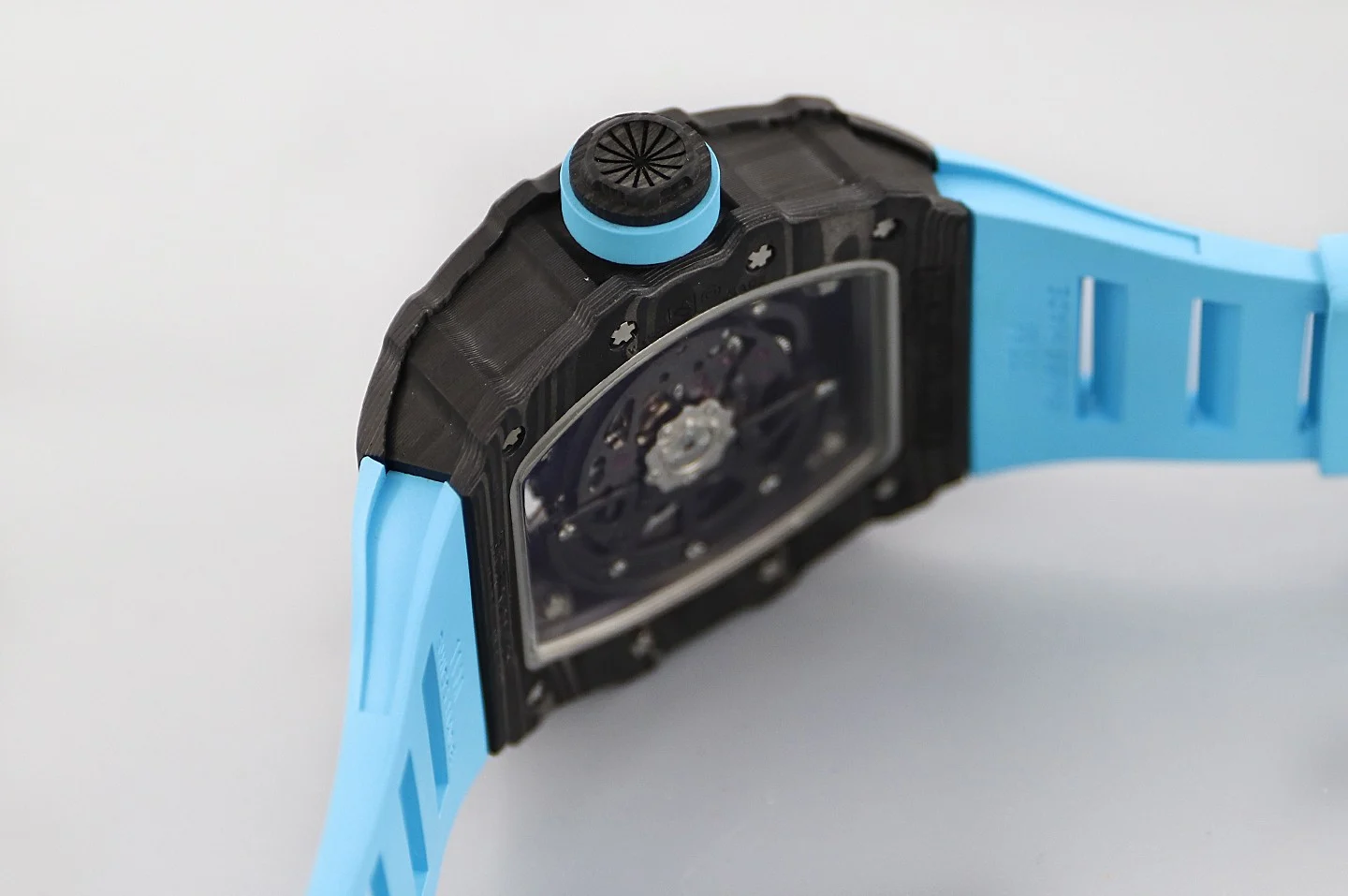 KU+…New Standard To ensure the stability of the movement, Seiko — photographed off the sweep