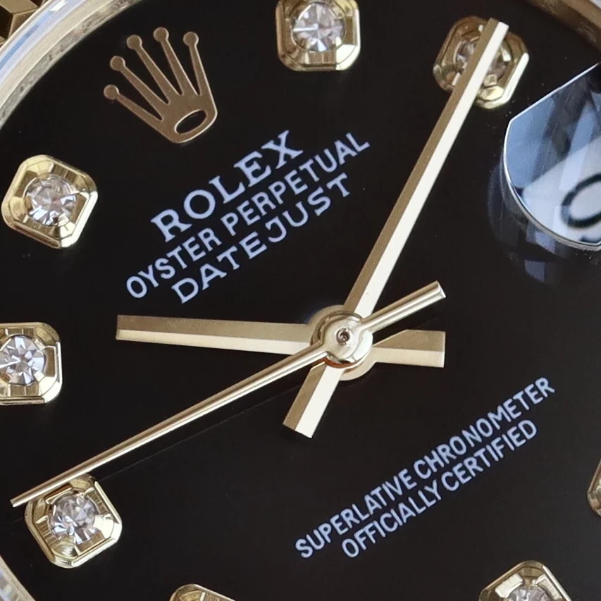 Let's take a look at the simple details; they've zoomed in — photographed off the sweep