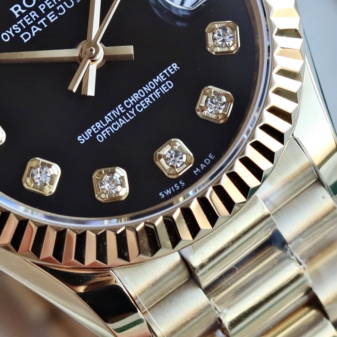 Let's take a look at the simple details; they've zoomed in — photographed off the sweep