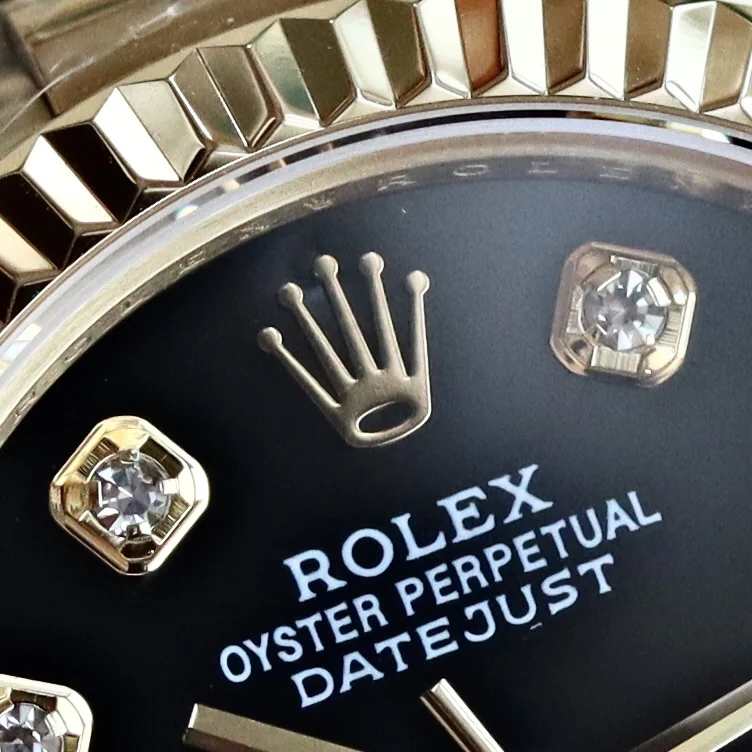 Let's take a look at the simple details; they've zoomed in — photographed off the sweep
