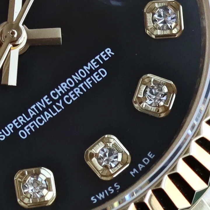 Let's take a look at the simple details; they've zoomed in — photographed off the sweep