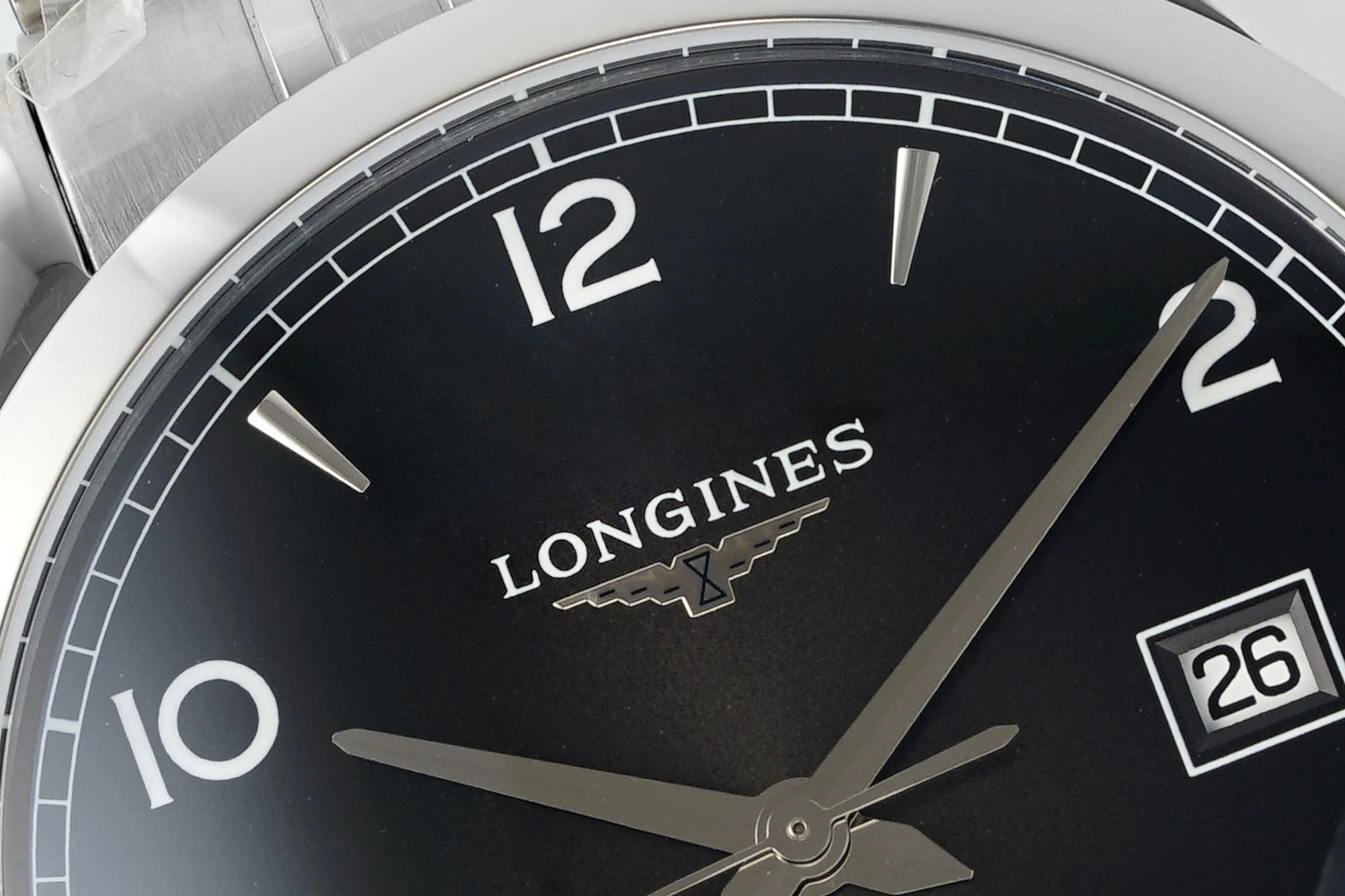 Longines 40mm — photographed off the sweep
