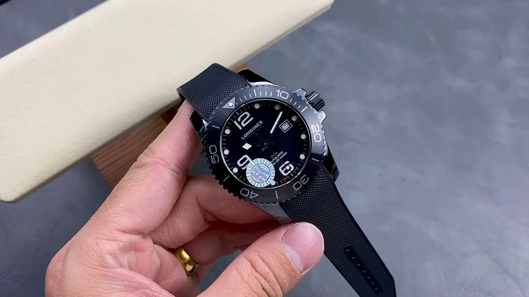 Longines Conquest Ceramic Black Dial Diamond-Set 43mm