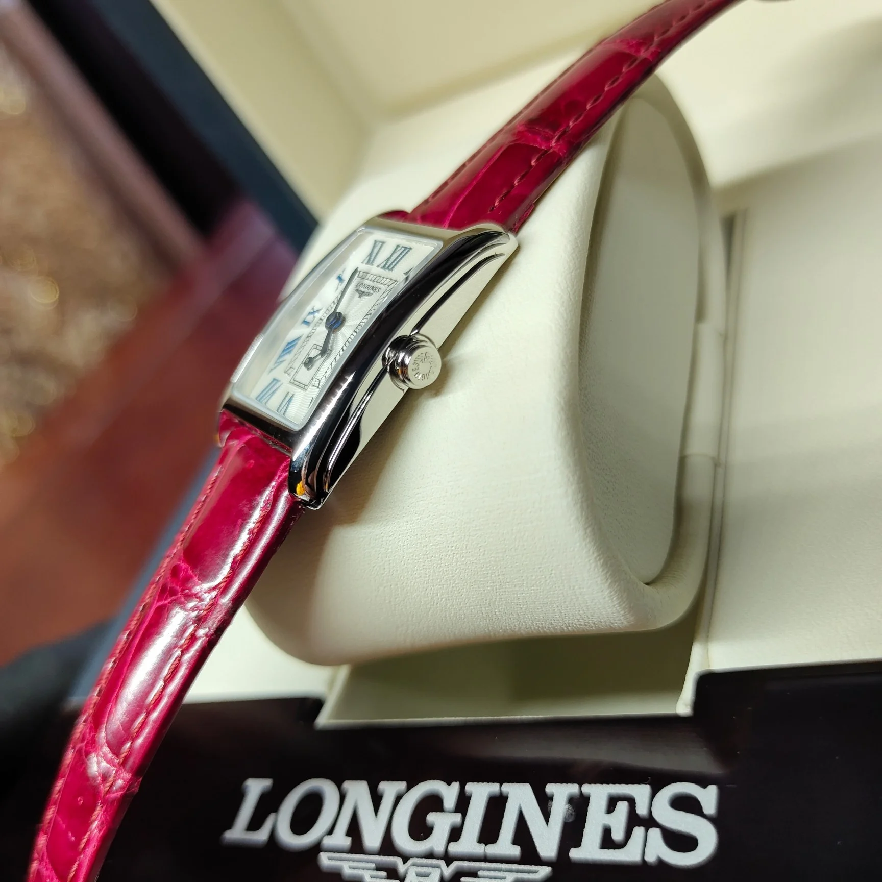 Longines DolceVita Steel Silver Dial 20.80 × 32.00mm — photographed off the sweep
