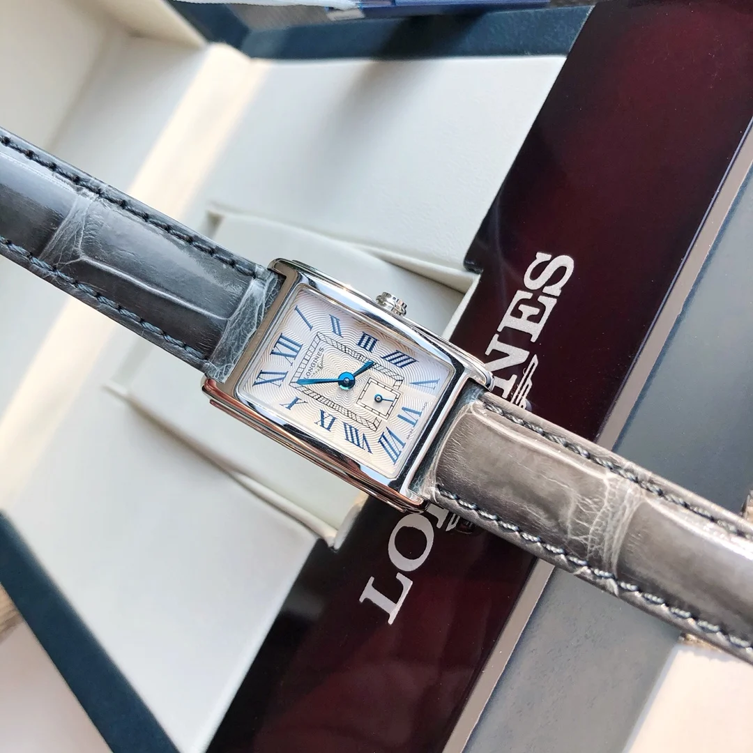 Longines DolceVita Steel Silver Dial 20.80 × 32.00mm — photographed off the sweep