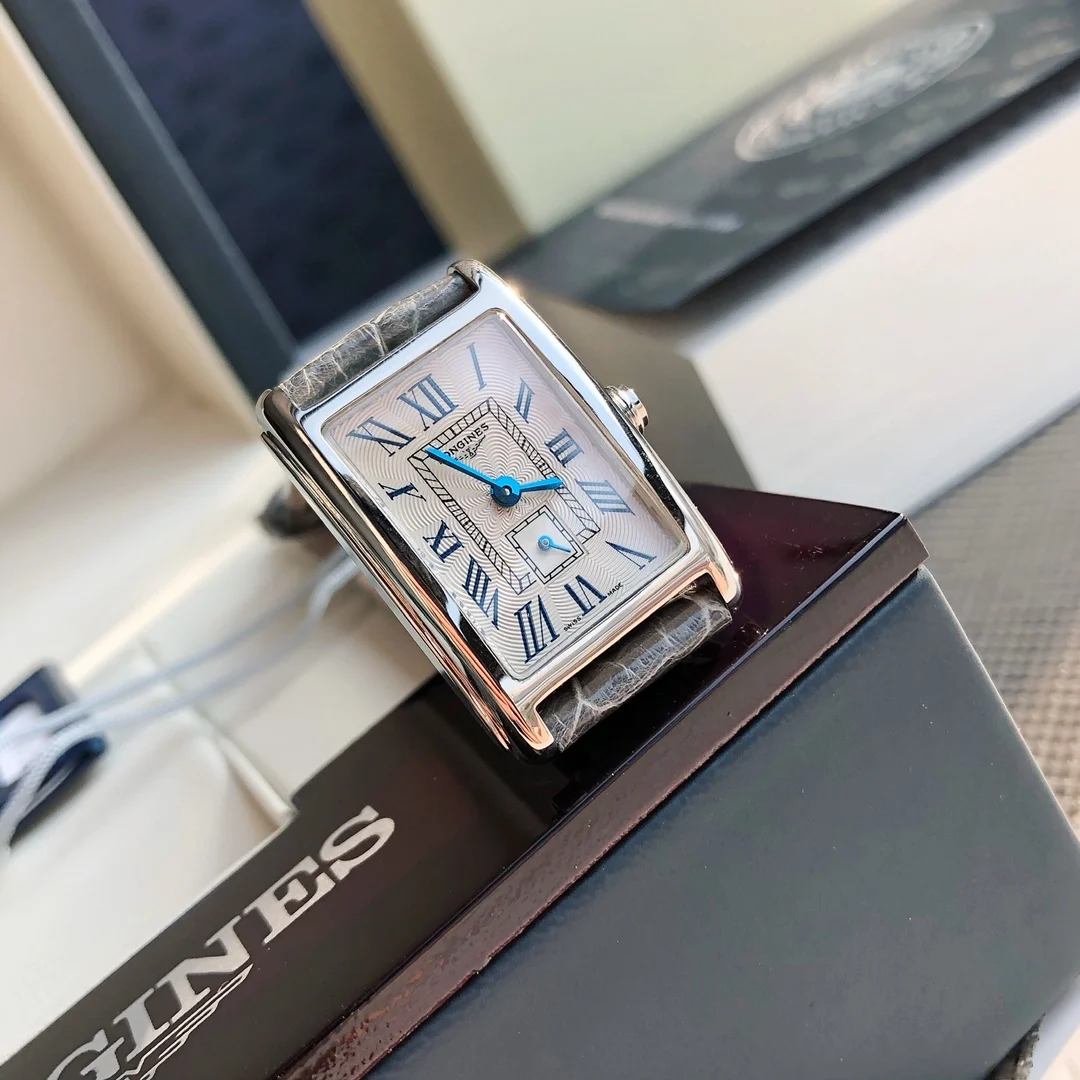 Longines DolceVita Steel Silver Dial 20.80 × 32.00mm — photographed off the sweep