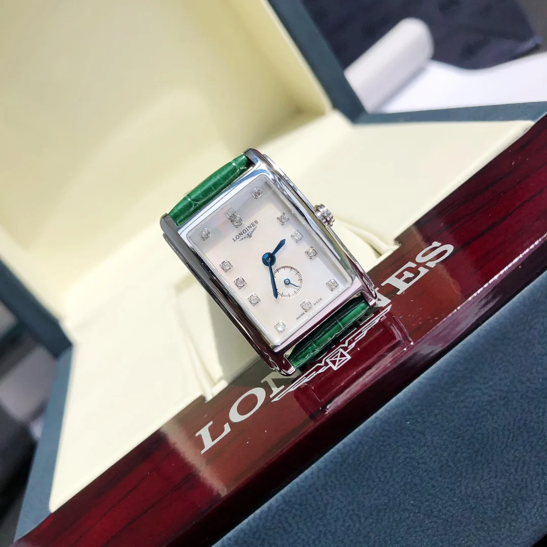 Longines DolceVita Steel Silver Dial 20.80 × 32.00mm — photographed off the sweep