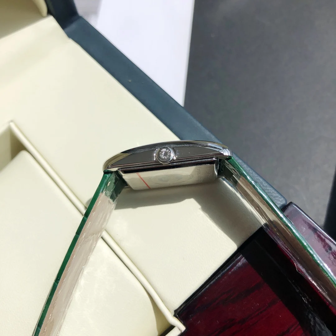 Longines DolceVita Steel Silver Dial 20.80 × 32.00mm — photographed off the sweep