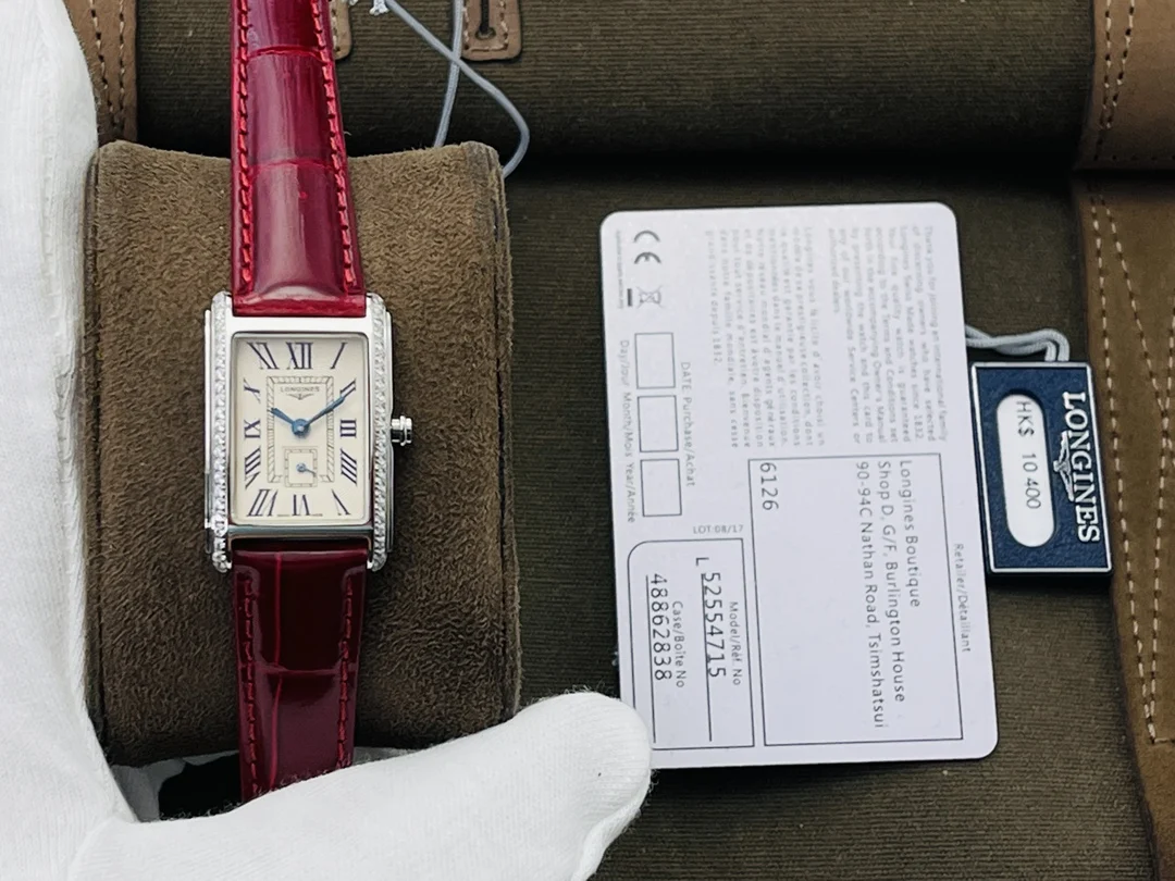 Longines DolceVita Steel Silver Dial 20.8mm — photographed off the sweep