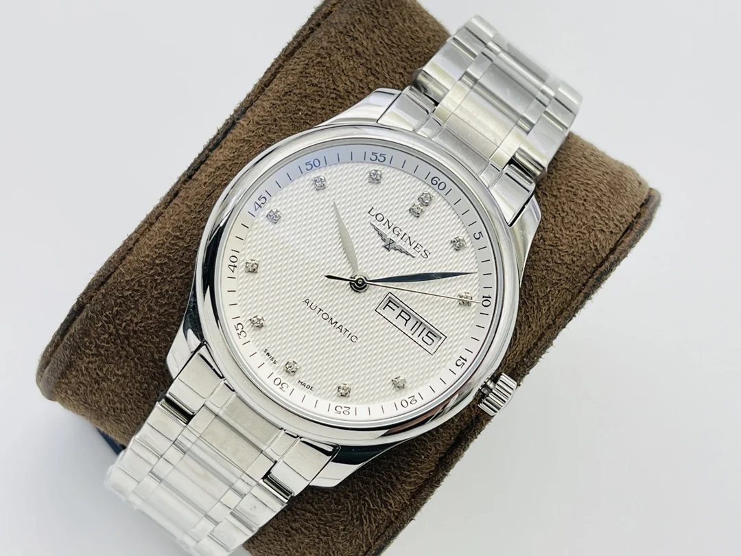 Longines Master Collection Steel 38.5mm — photographed off the sweep