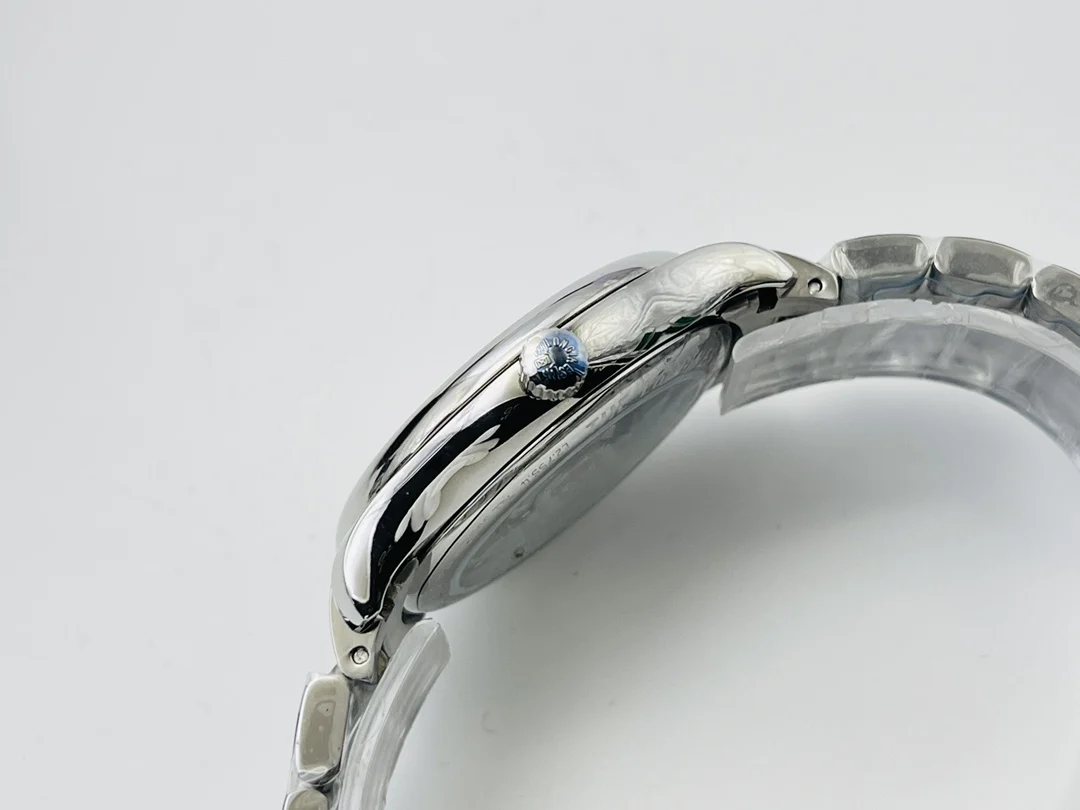 Longines Master Collection Steel 38.5mm — photographed off the sweep