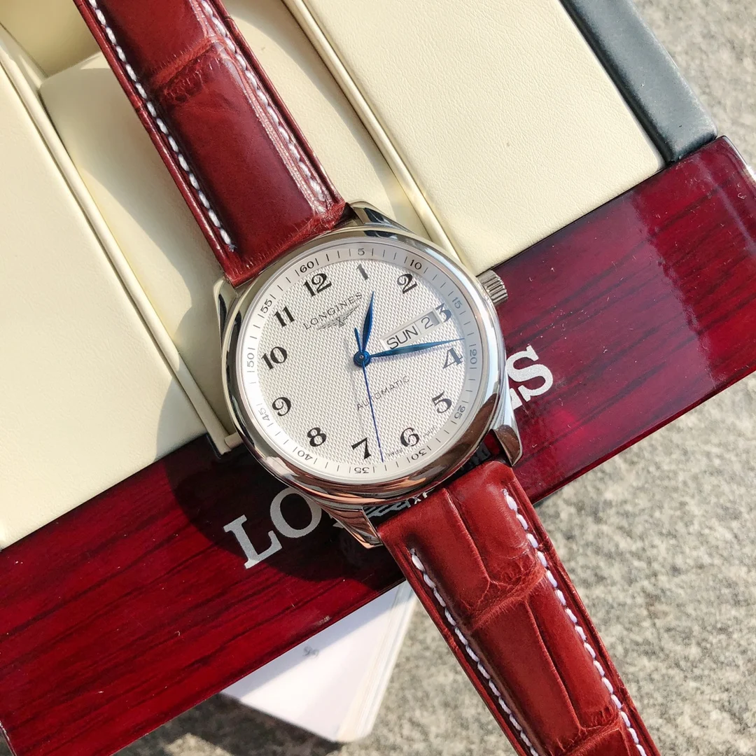 Longines Master Collection Steel Silver Dial Diamond-Set 40mm — photographed off the sweep