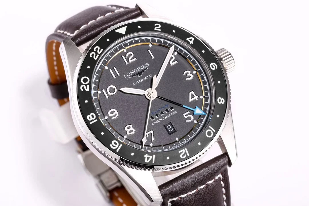 Longines Spirit Ceramic Green Dial 42mm — detail
