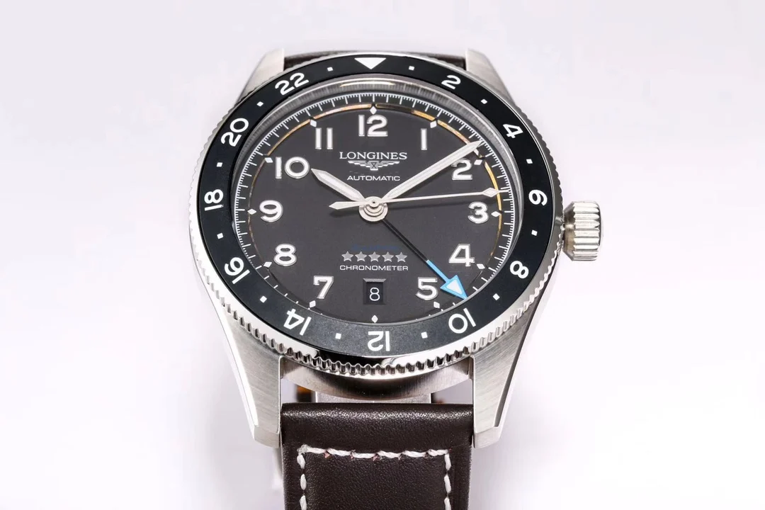 Longines Spirit Ceramic Green Dial 42mm — detail