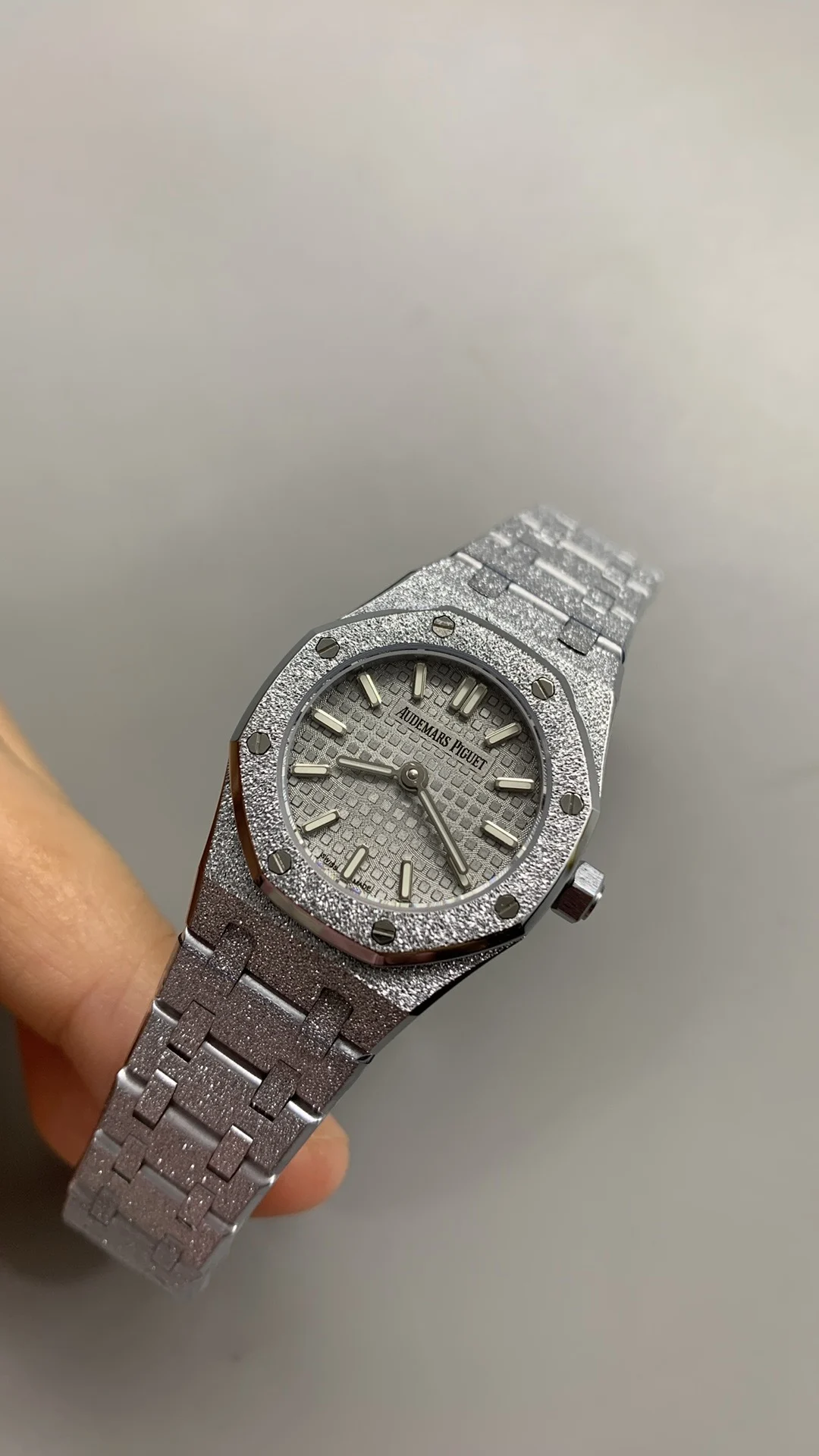 mini Ap, frosted — photographed off the sweep