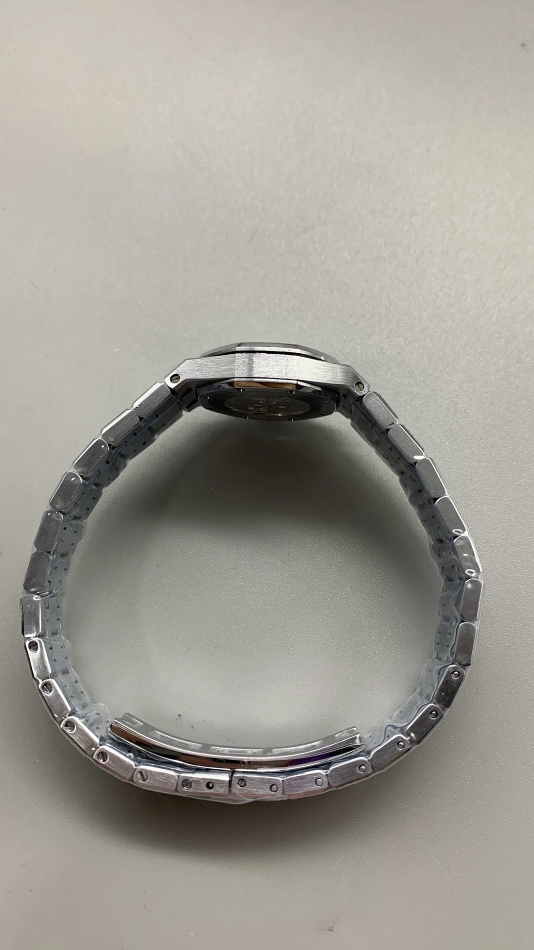mini Ap, frosted — photographed off the sweep