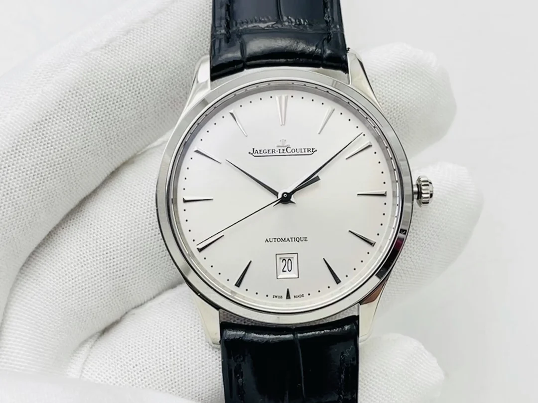 minimalist ultra-thin design – the Jaeger-LeCoultre Ultra-Thin
