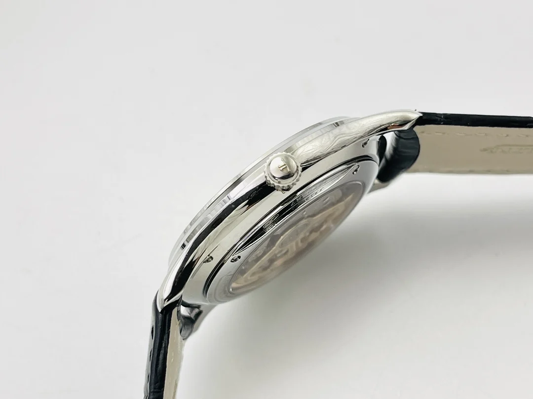 minimalist ultra-thin design – the Jaeger-LeCoultre Ultra-Thin — photographed off the sweep