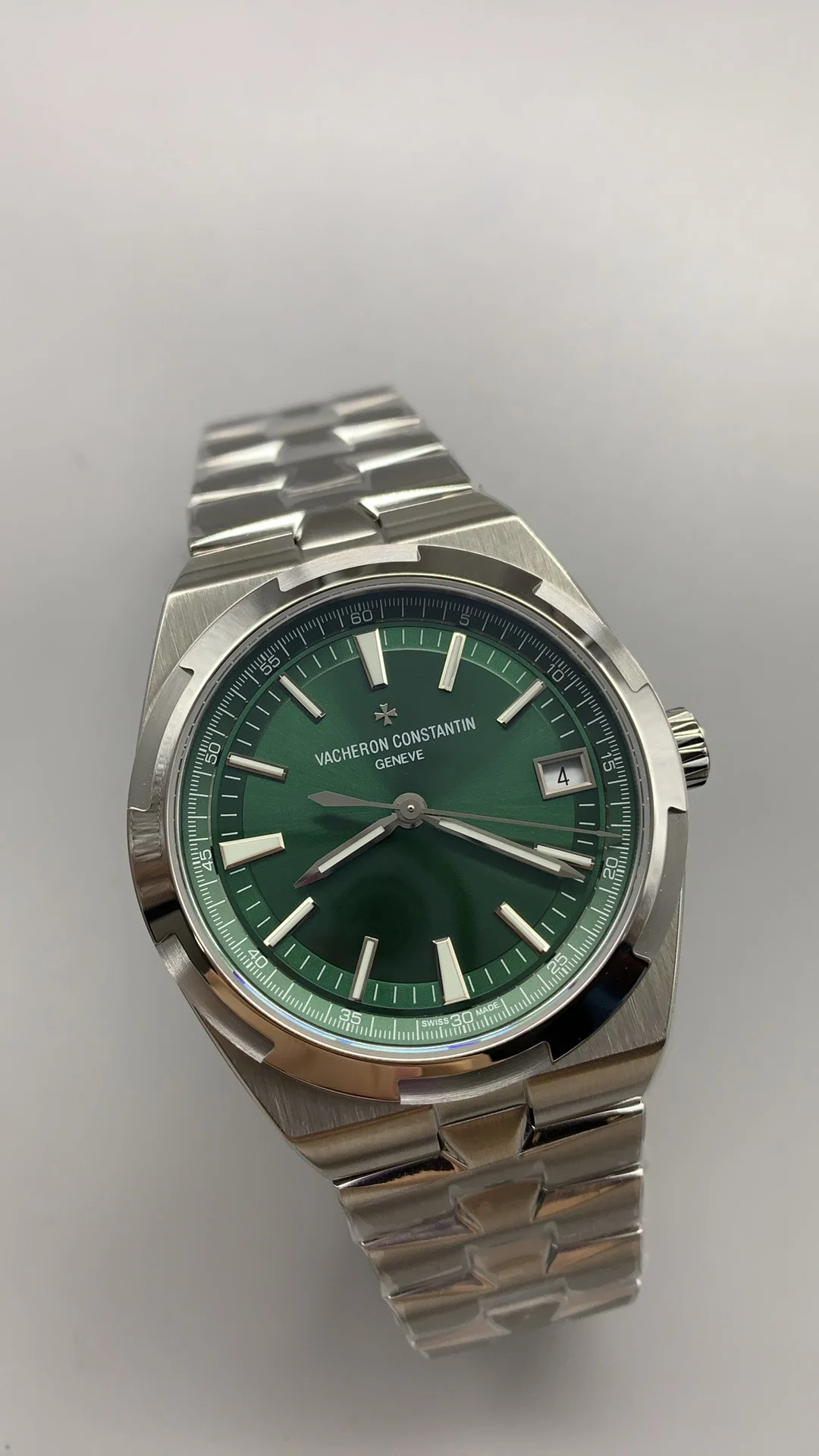 MKS, 4500v, Green — photographed off the sweep